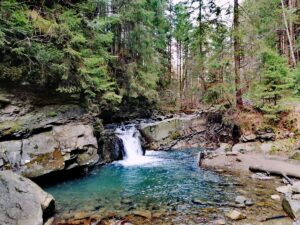 Водоспад «Дівочі сльози»